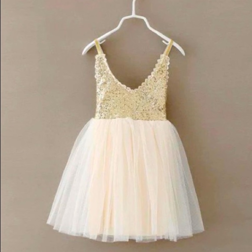 NWT - baby/toddler girl dress - size 12m - never once worn